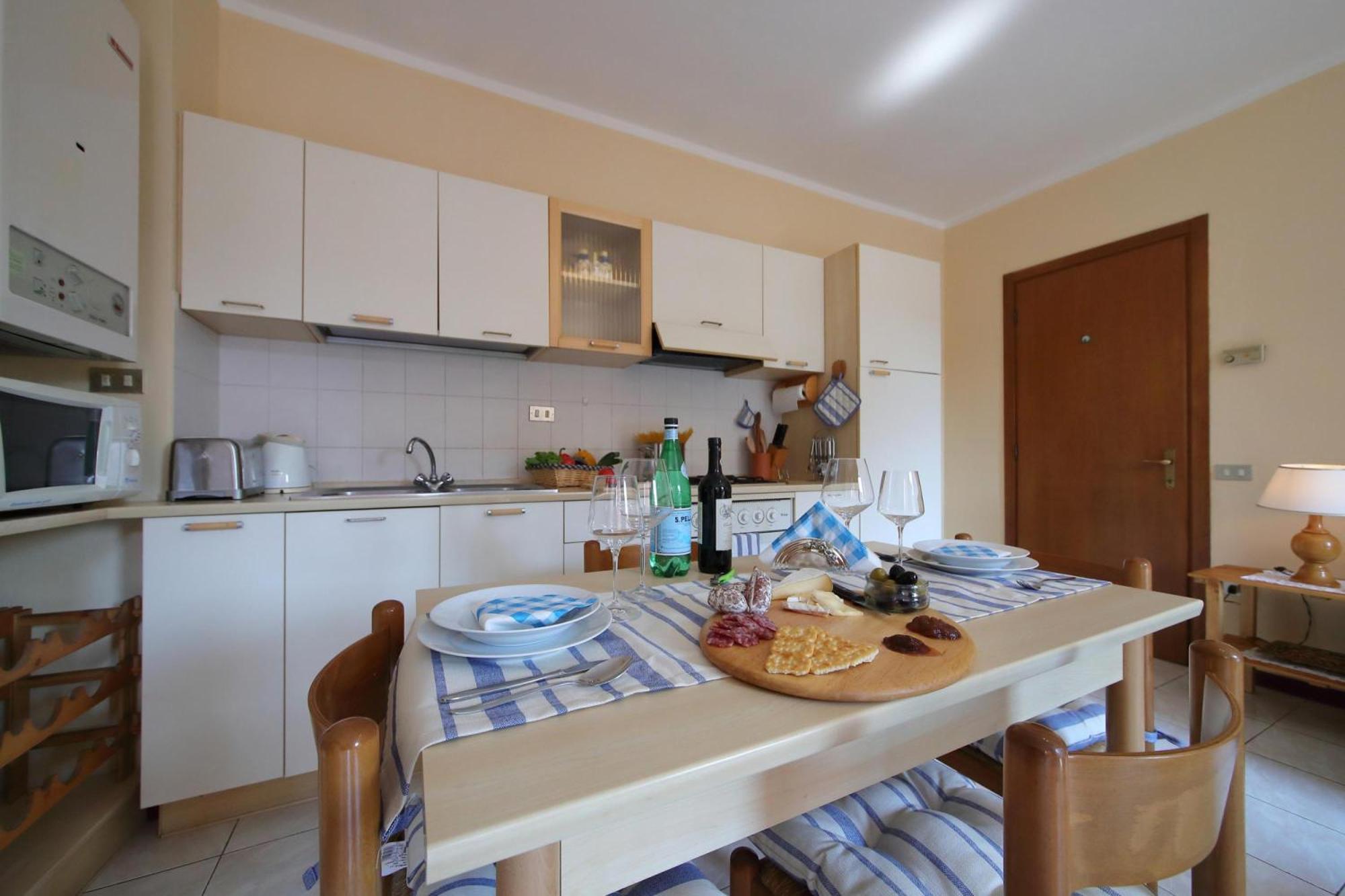 Petalo Bianco 100M From Lake - Happy Rentals 바메노 외부 사진